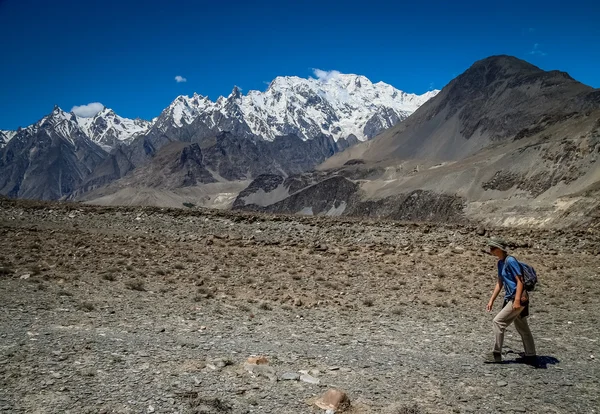 Trekker in Karakorum — Stockfoto