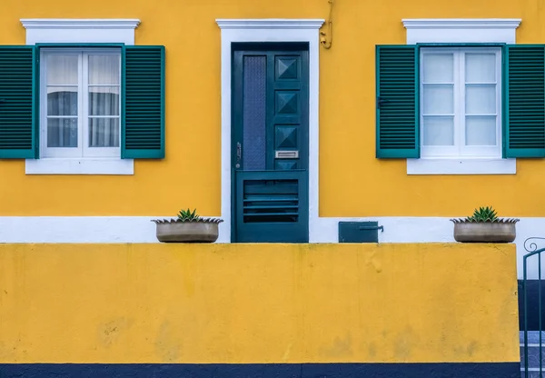 Façade de maison colorée — Photo