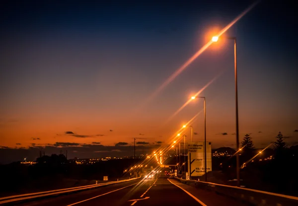 Ночные дорожные огни — стоковое фото