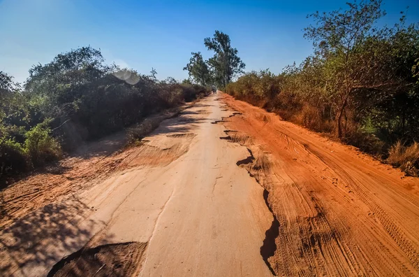 Estrada danificada em Madagáscar — Fotografia de Stock