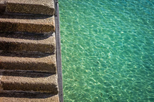 Escaleras y el mar — Foto de Stock