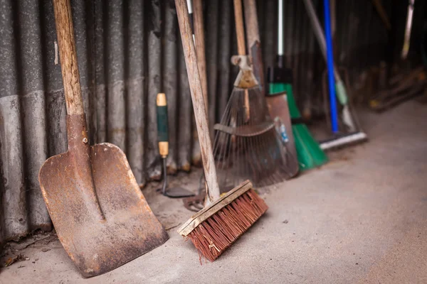 Garden tools in a shed — Stock Photo, Image