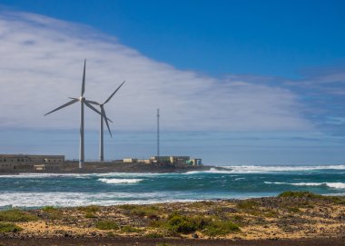 Rüzgar türbinleri yenilenebilir enerji oluşturma