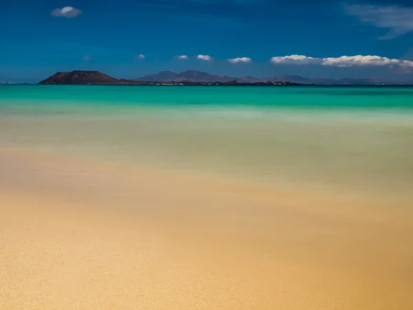 Hermoso mar azul turquesa — Foto de Stock