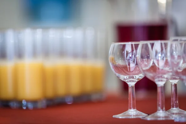 Óculos com refrigerantes — Fotografia de Stock