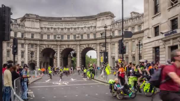 Londra Prudential Bisiklete binmek — Stok video