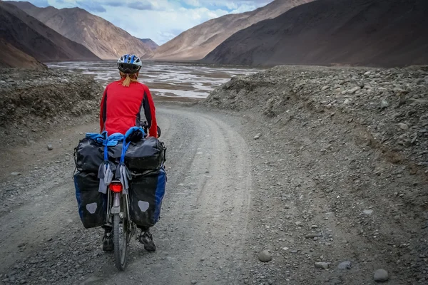 På tibetanska road — Stockfoto