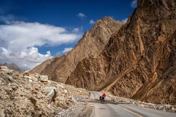 Ciclismo en el Tíbet — Foto de Stock