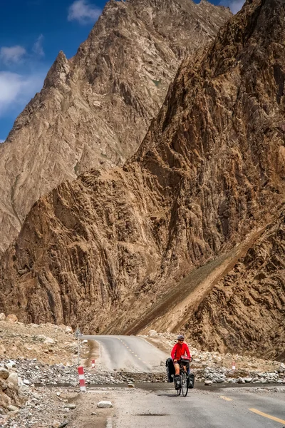 Kerékpározás Tibetben — Stock Fotó