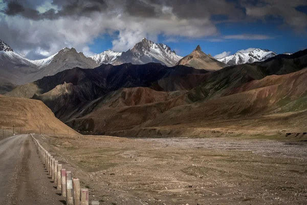 Route de montagne au Tibet — Photo