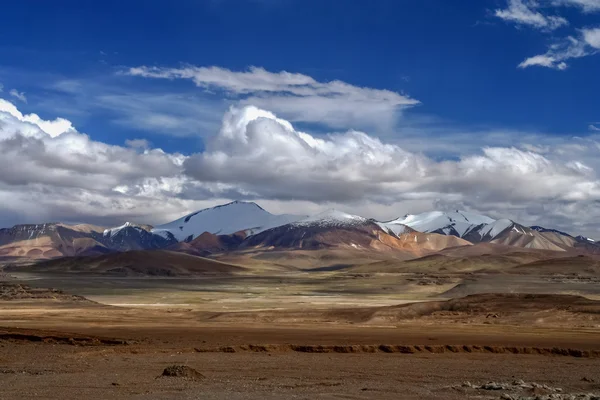 Wspaniałych górskich krajobrazów w Zachodnim Tybecie — Zdjęcie stockowe