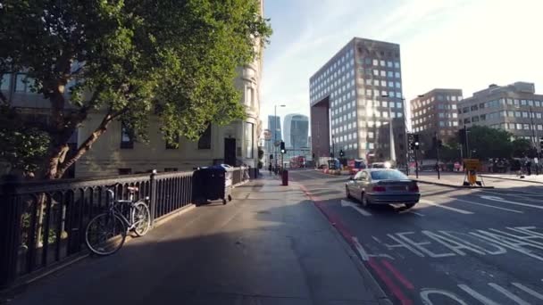 Morgontrafiken i London — Stockvideo