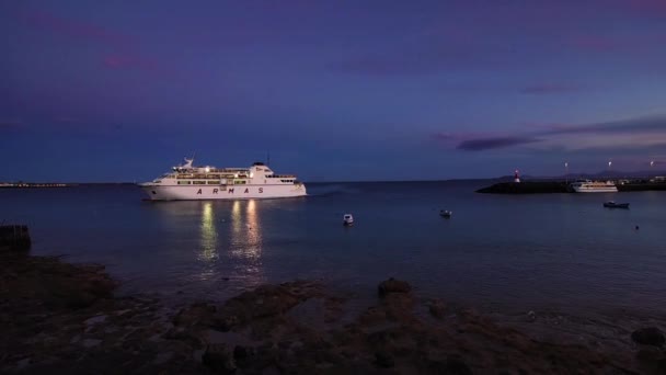 Playa Blanca harbour alkonyatkor — Stock videók