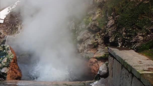 Furnas fumarolas geotérmicas — Vídeo de stock