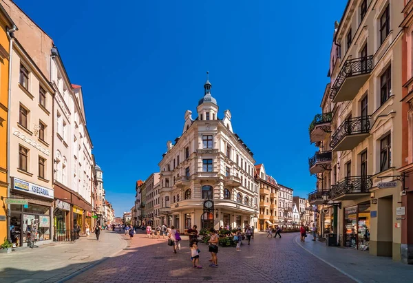 Toruń Polska Sierpień 2020 Tłumy Ludzi Spacerujących Tętniącym Życiem Centrum Obrazek Stockowy