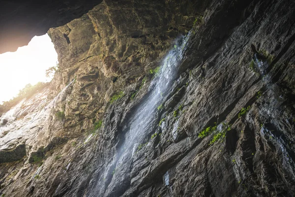 Kleiner Wasserfall Einer Wand Einer Talschlucht Longshuixia Fissure National Park — Stockfoto