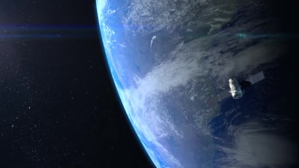 Moderne Satelliten über der Erde. Flug entfernt — Stockvideo