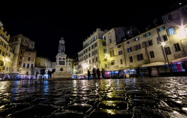 Campo de Fiori geceleri