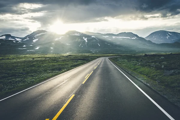 Епічні дороги в Норвегії — стокове фото