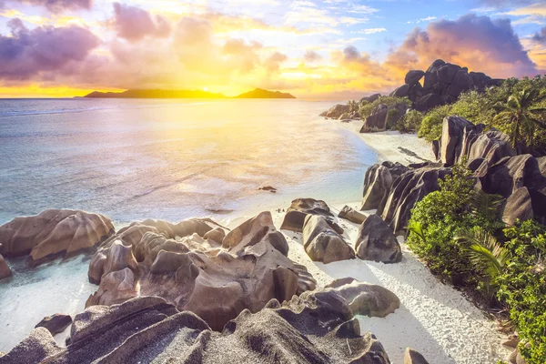 Epischer Sonnenuntergang auf den Seychellen — Stockfoto