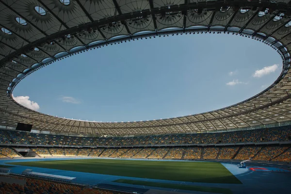 Ulusal Spor Kompleksi Olimpiyskiy, Ukrayna 'nın ana spor ve kültür arenasıdır ve Kyiv Ukrayna Gençlik ve Spor Bakanlığı yönetim alanına aittir..