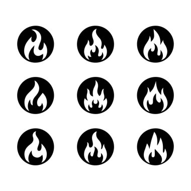 Siyah ateş siluetleri, alev vektör dizaynı. Ateş sembolü elementlerinin toplanması. Ateş alevleri siluet simgeleri koleksiyonu. Simge siluet vektör elementlerini ateşle