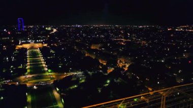 Eyfel Kulesi Panoraması gece görünümü