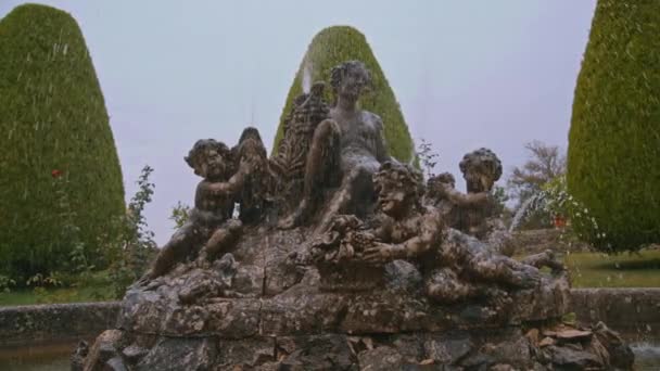 Brunnen villa italien alpen kran tropfen wasser — Stockvideo