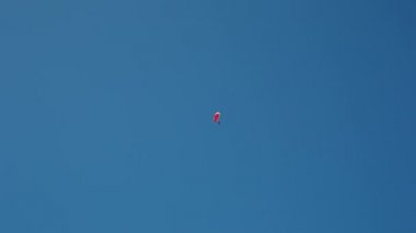 yarışmadan önce eğitim paraşütçü. Moskova, Rusya, Nisan 2016