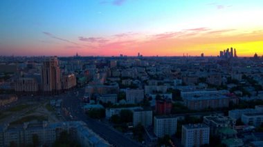 Günbatımı bir yükseklikten, Moskova şehri