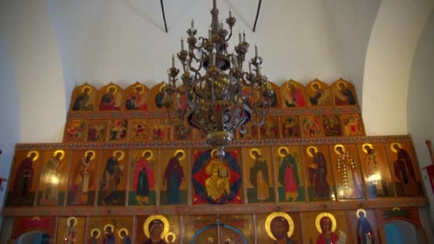 Panorama innerhalb der orthodoxen Kirche — Stockvideo