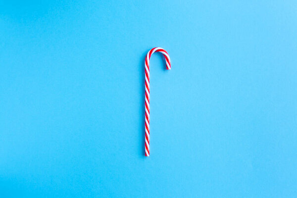 Рождественские леденцы и елки лежали плоскими