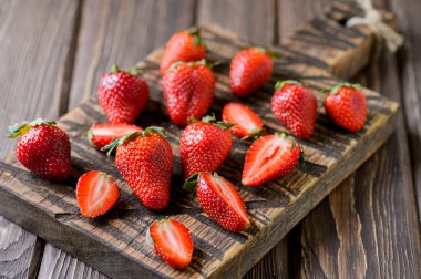 Çilek Ahşap doğrama tahtası