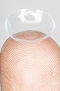 lens üzerinde parmak ucu, makroyu, yukarıdaki iletişim