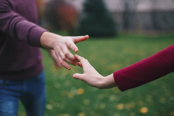 Touch av händer — Stockfoto