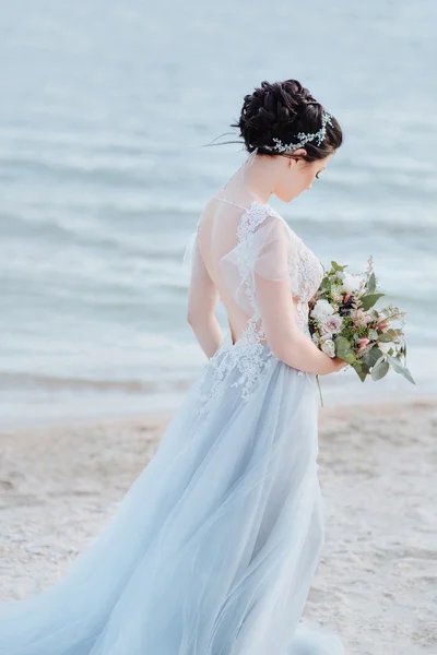 Gelin bir melek gibi güzel