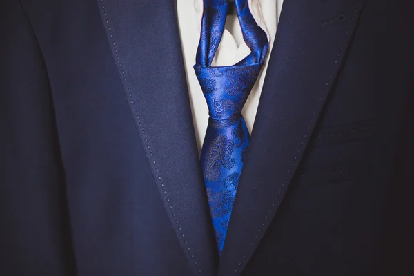 Fragmento del traje con corbata azul — Foto de Stock