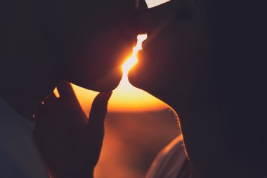 Siluet çift yönlü