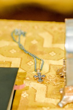 Ukrayna kilisesinde vaftiz ayini.