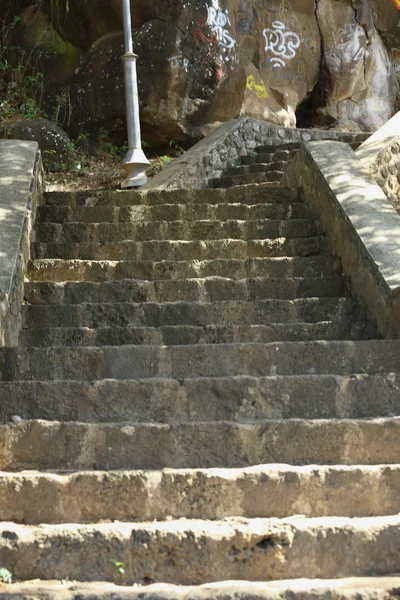 escalier en pierre