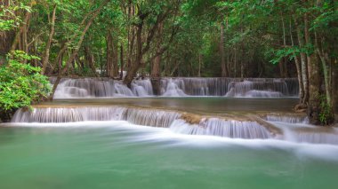 Tayland 'ın en güzel şelalelerinden biri.