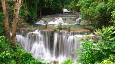 Tayland 'ın en güzel şelalelerinden biri.