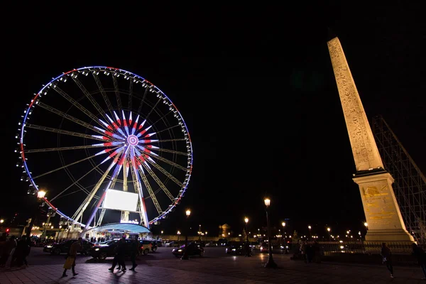 Розташуйте згоди на ніч в Парижі, Франція — стокове фото