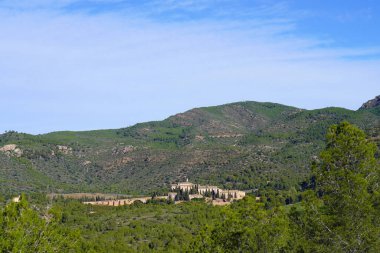 Valencia Topluluğundaki Porta Coeli Charterhouse. Dağlardaki manastır..