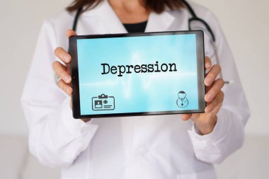 Depresyon. Tıbbi ve zihinsel sağlık kavramları. Dijital tablette teşhis koyan kadın doktor.