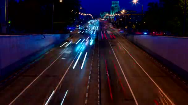 Tráfico nocturno en Moscú. 4k . — Vídeo de stock