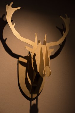  Duvardaki geyik ahşap