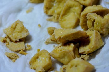 fried chicken wings in a frying pan
