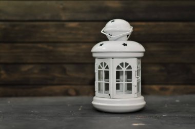 Klasik fener ve ahşap fener..