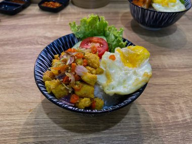 Karides yumurtalı pilav, Tayland yemeği.